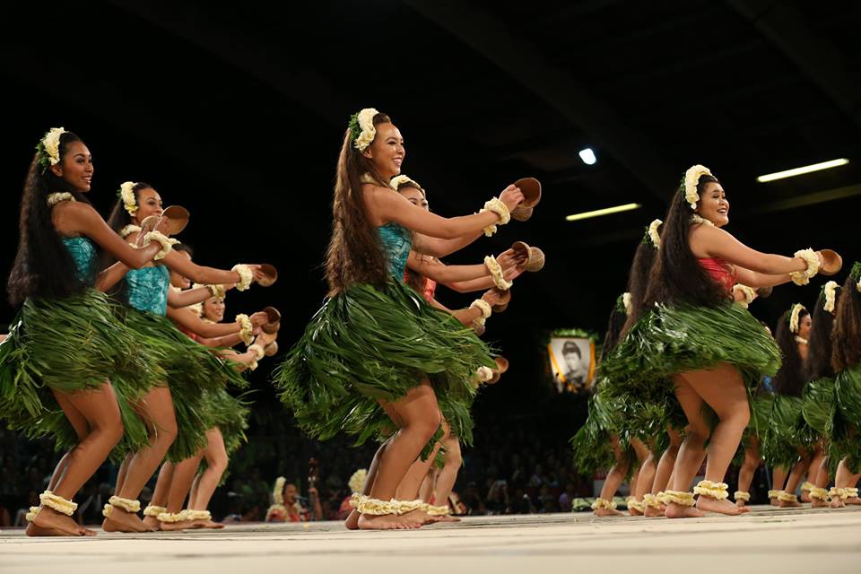 Hula Hālau ‘O Kamuela Nā Kumu Hula: Kunewa Mook & Kau‘ionālani Kamana‘o